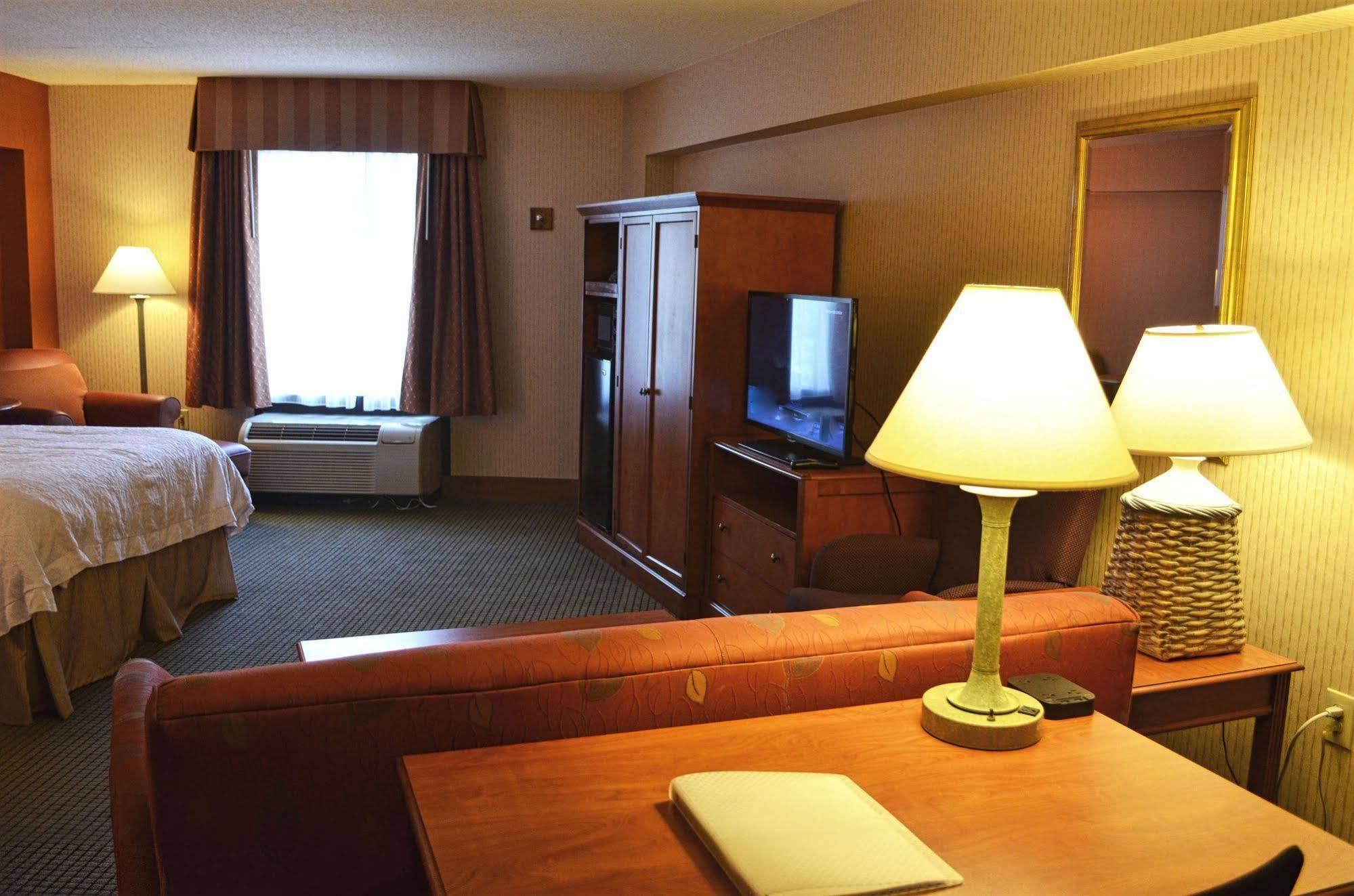 Hampton Inn By Hilton Harrisburg West Mechanicsburg Exterior photo