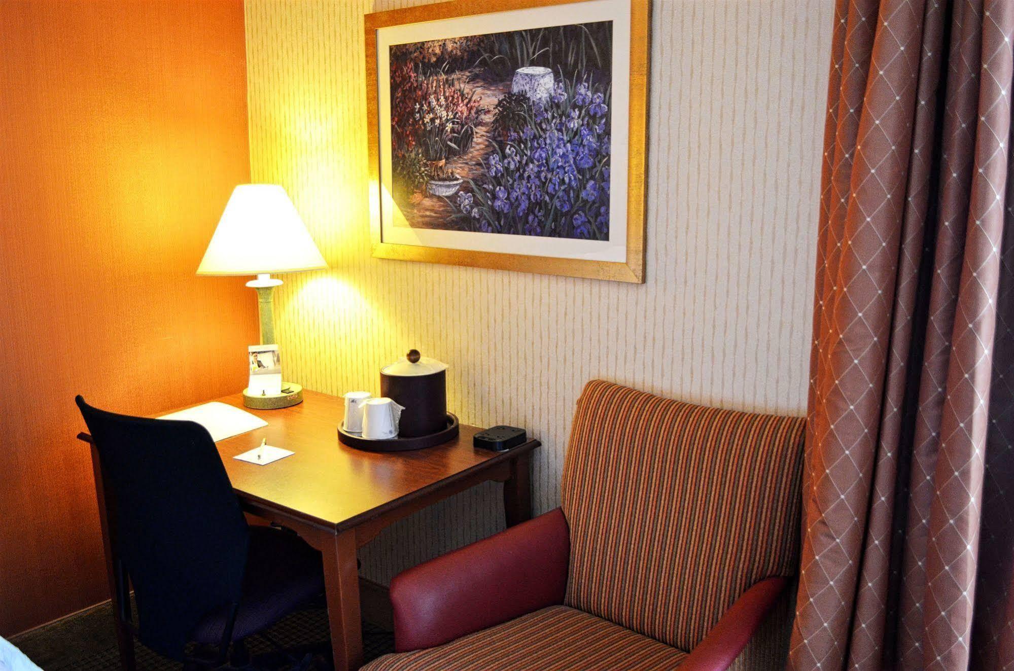 Hampton Inn By Hilton Harrisburg West Mechanicsburg Exterior photo