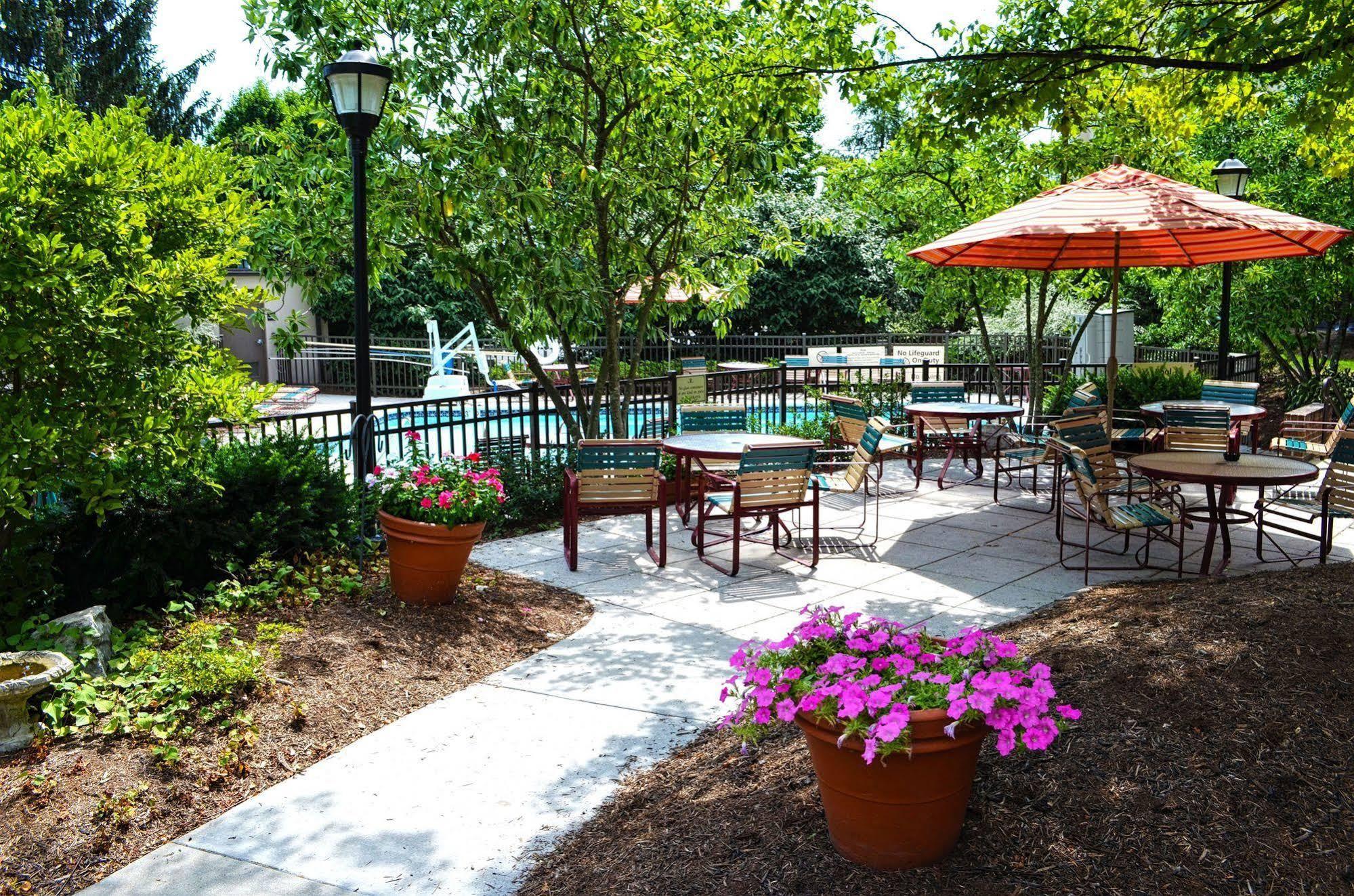 Hampton Inn By Hilton Harrisburg West Mechanicsburg Exterior photo